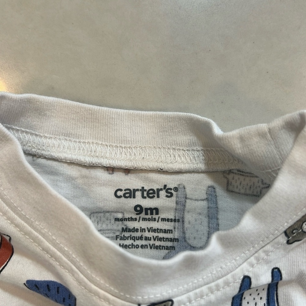 Carter's baby t shirt, never worn, 9 months. - Picture 4 of 4